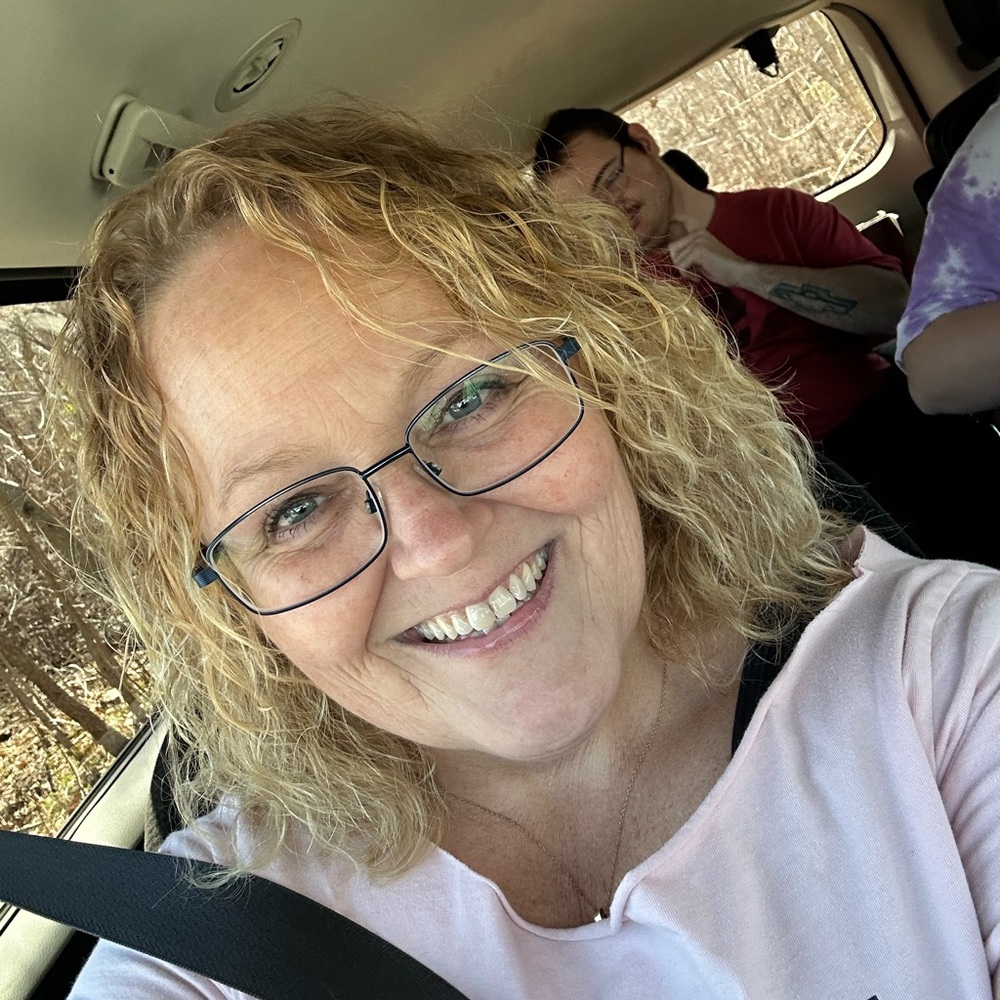 SuggaSells aka Jessica